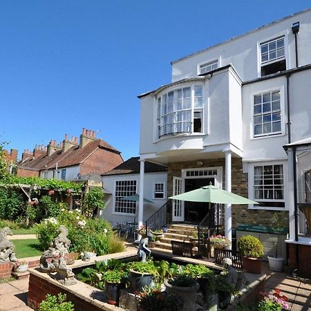 Canterbury Hotel Exterior photo