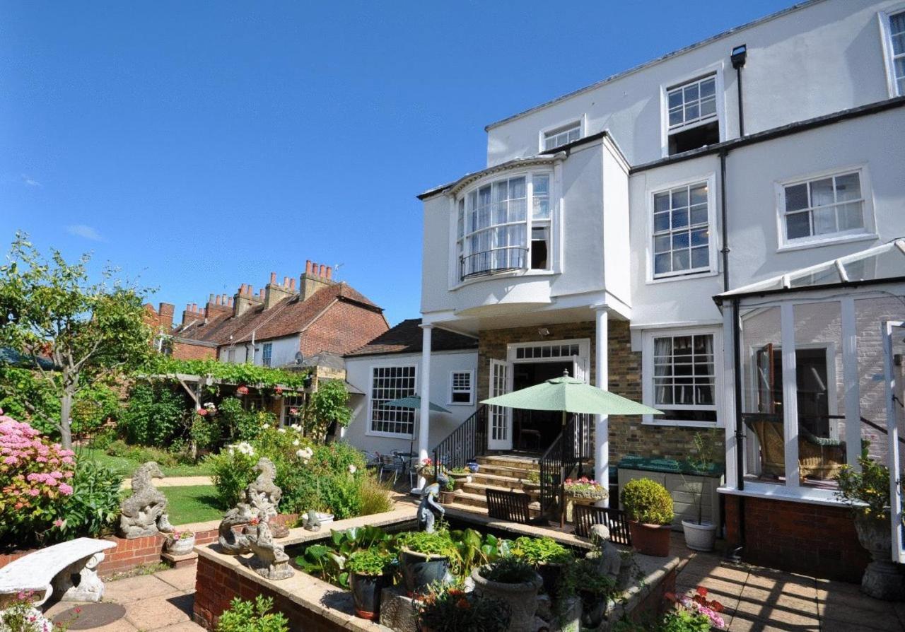 Canterbury Hotel Exterior photo